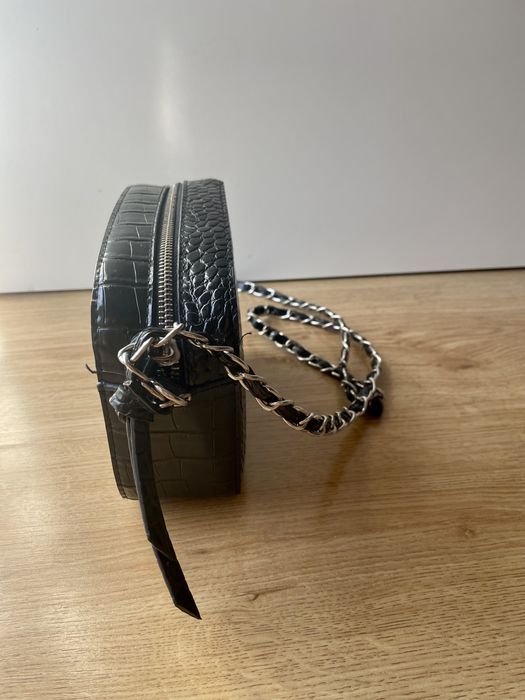 Mala Preta Tiracolo Stradivarius