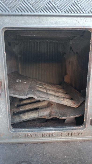 okazja  kominek  norweski pieknie zdobiony