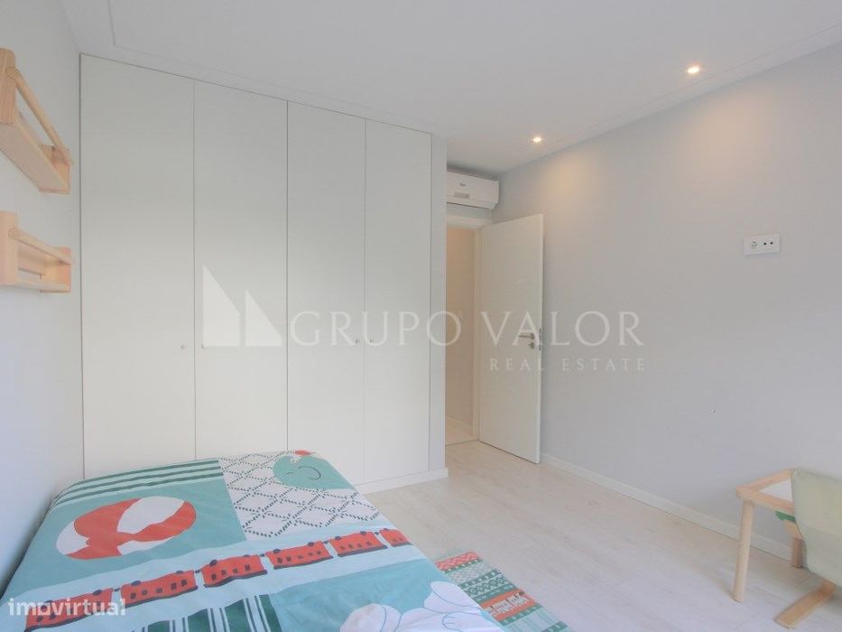 Apartamento T2 com parqueamento, Costa da Caparica