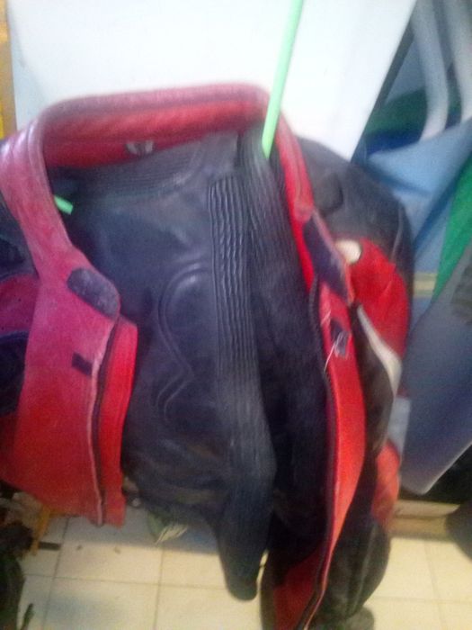 Vendo  3casacos de motard ,20eur.