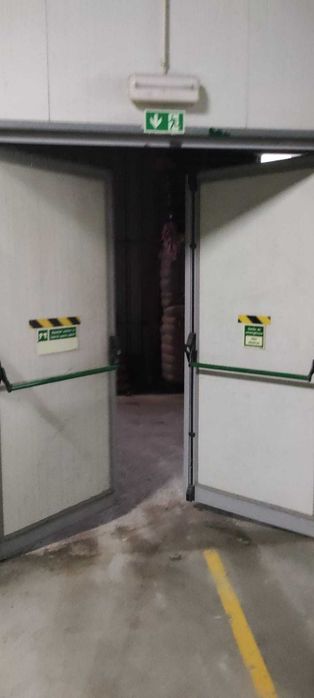 Armazém para alugar Em