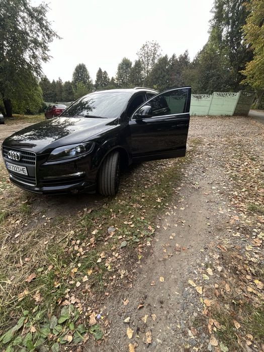 Audi  Q7 AUDI