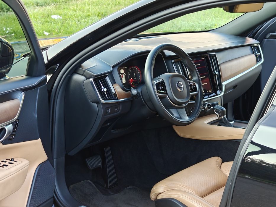 Volvo s90 inscription