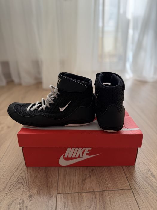 Продам боксерки / взуття для боксу Nike