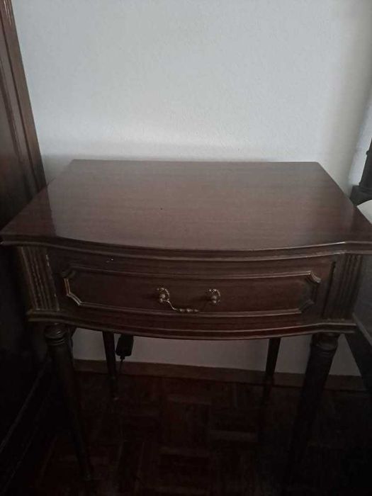 Mobílias de quarto (casal e solteiro com colchões) e escritório