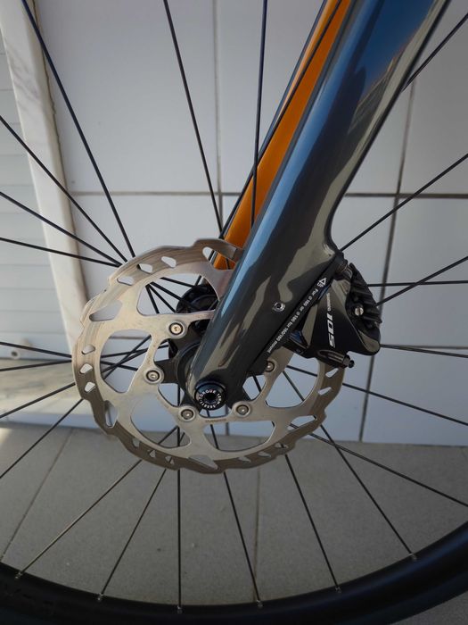 Trek Domane SL 5 - Carbono - Shimano 105 - Estado Impecável