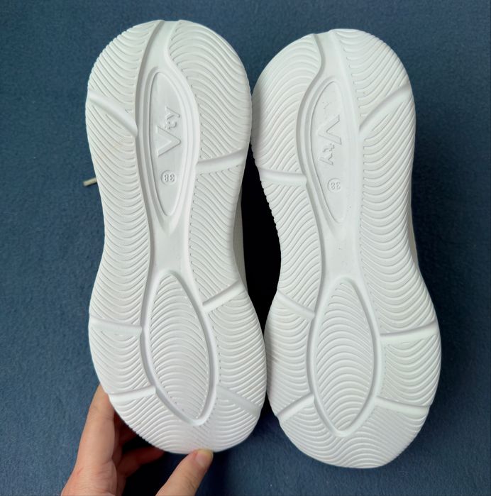 Vty victory нові білі кросівки