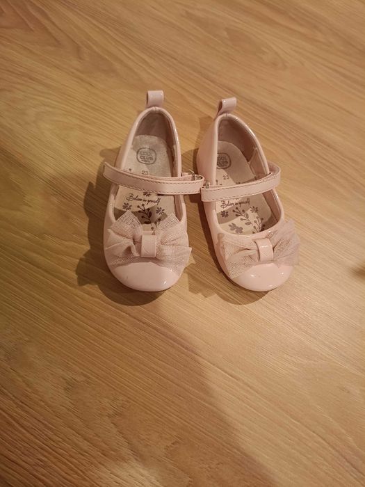 Eleganckie buciki dla dziewczynki 24