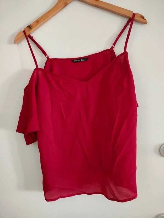 Top Bordeaux SHEIN – Estilo Cold Shoulder com Folhos – Tam. S