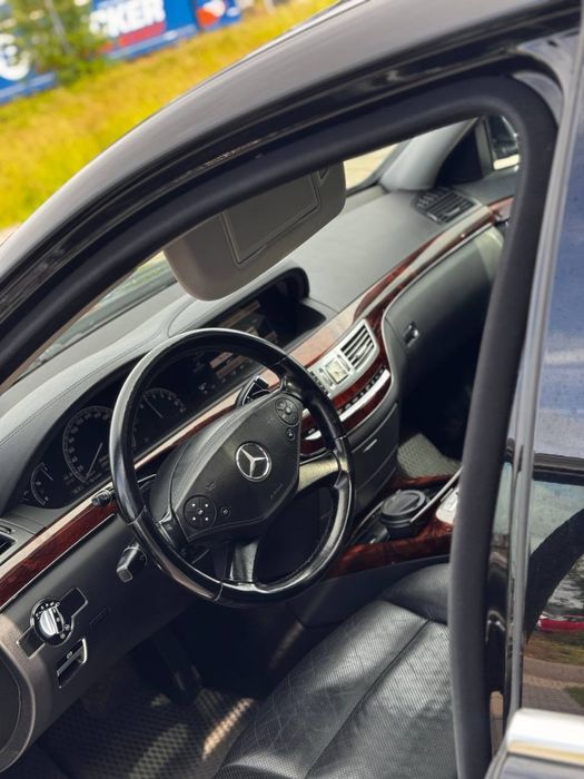 В продажі Mercedes benz w221 2009