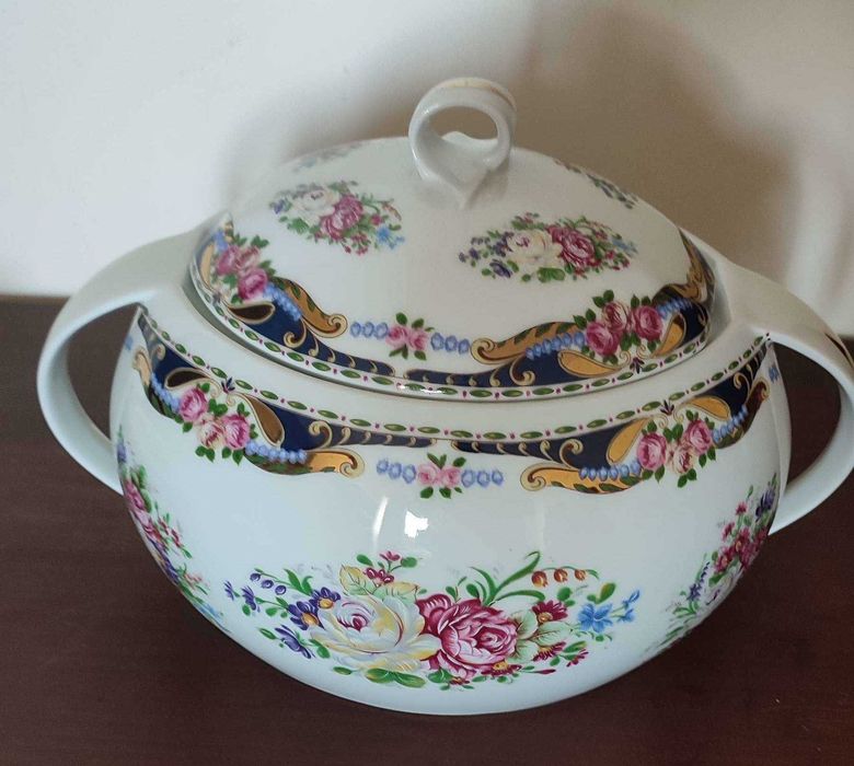 Prato e Terrina Vizavi de Porcelana