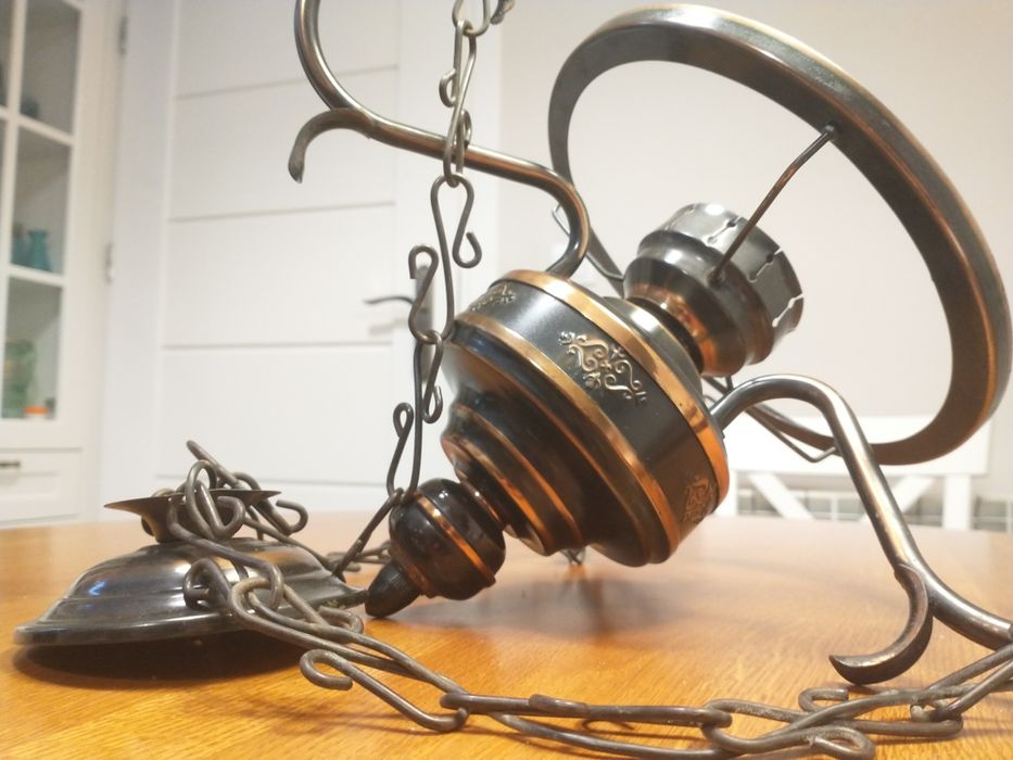 Lampa sufitowa mosiężna stylizowana na naftową z dużym kloszem lata 70