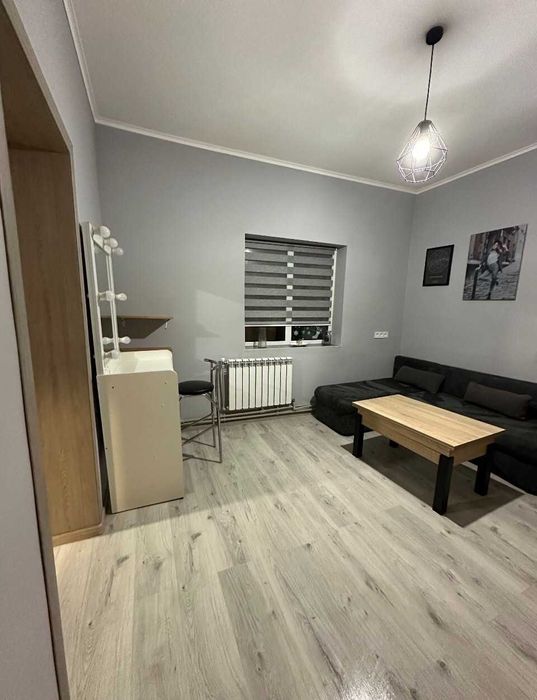 Продаж частини будинку в центрі міста!! Супер локація!