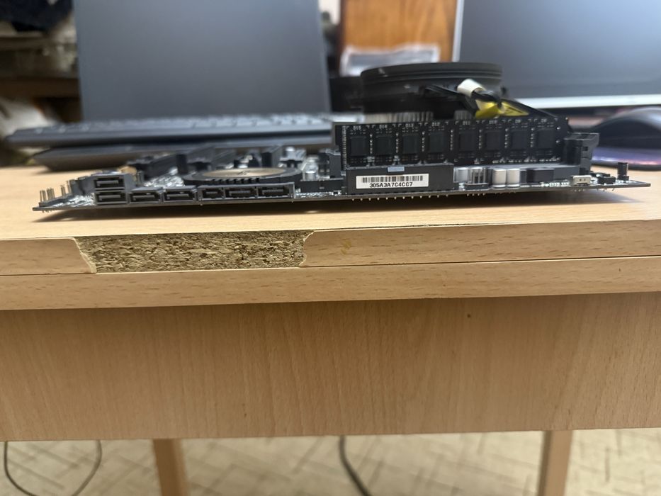 Asus Z97-A  I5 4590 16 gb ram