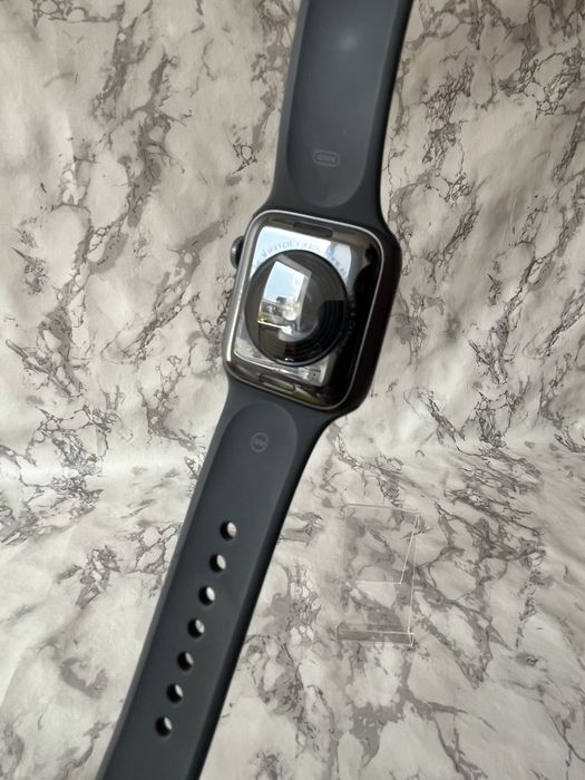 Apple Watch Se 40 mm GPS 92% АКУМ чорні стан хороший епл вотч се 40 мм