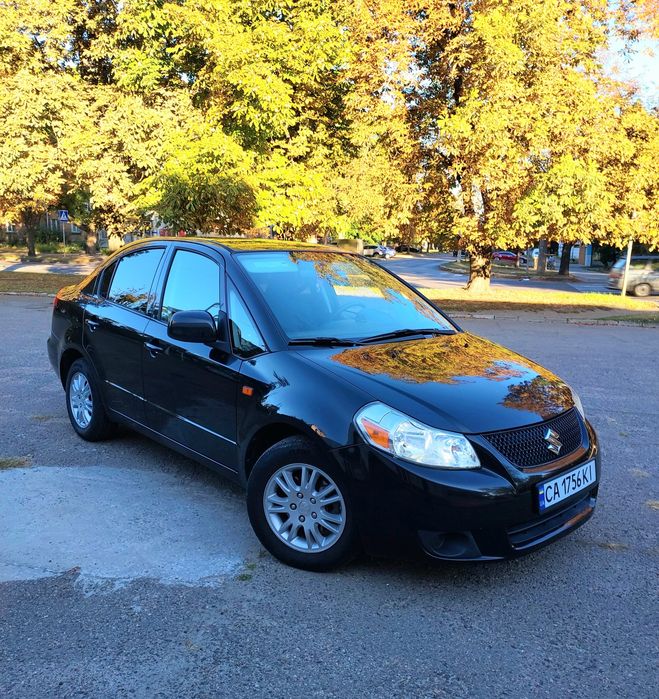 Продам японський седан на автоматі.  Не битий  і не фарбований! У гарному стані.