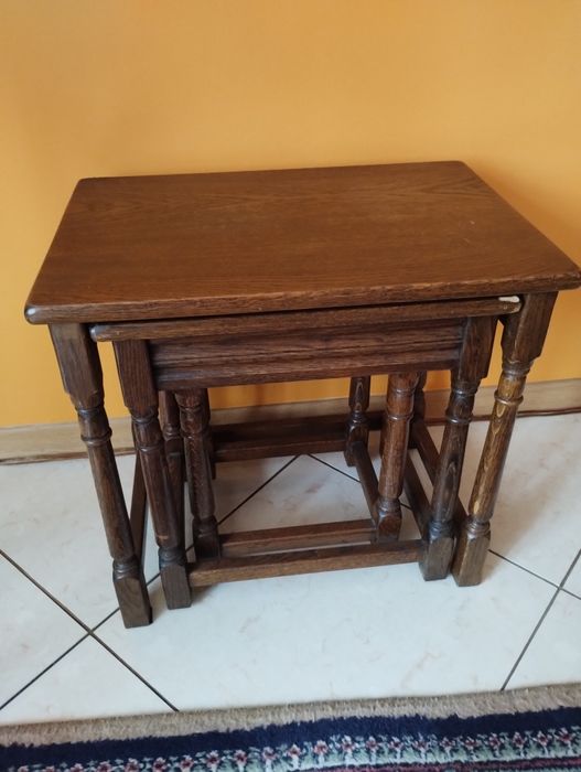 Trzy stoliczki ,,trojaczki"