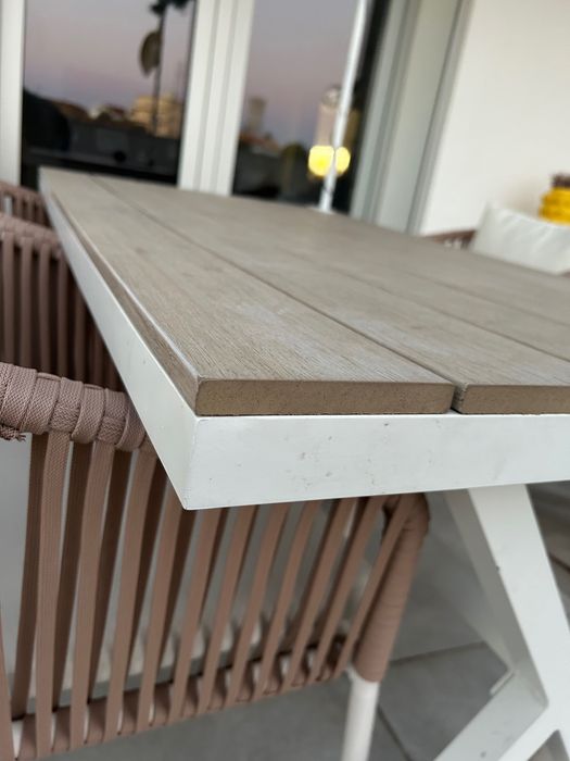 Mesa exterior El corte inglês