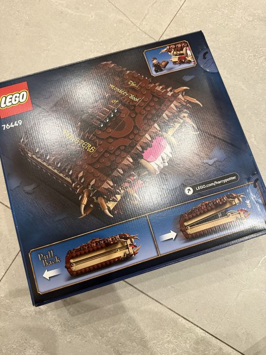 LEGO Harry Potter Potworna księga potworów z zębami 76449