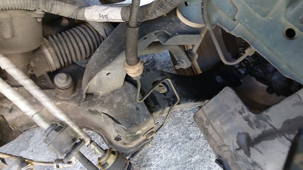 Braço de suspensão frente esquerdo FORD C-Max II (DXA/CB7, DXA/CEU)