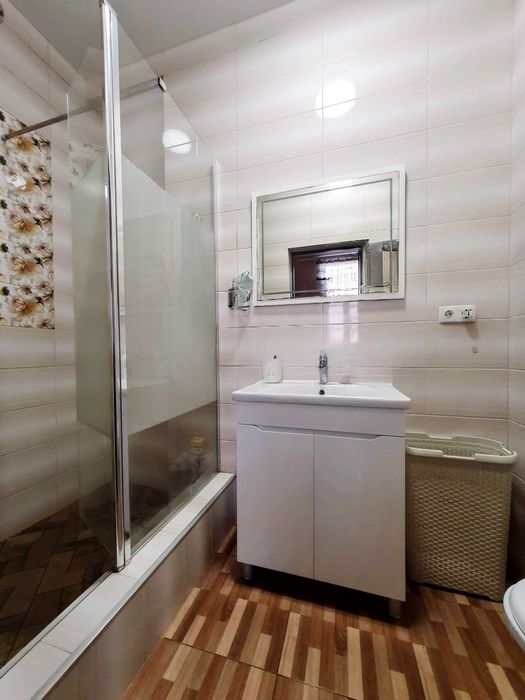 Здається 4-х кімнатний БУДИНОК в ЦЕНТРІ міста р-н вул. ГЕРОЇВ МАЙДАНУ.