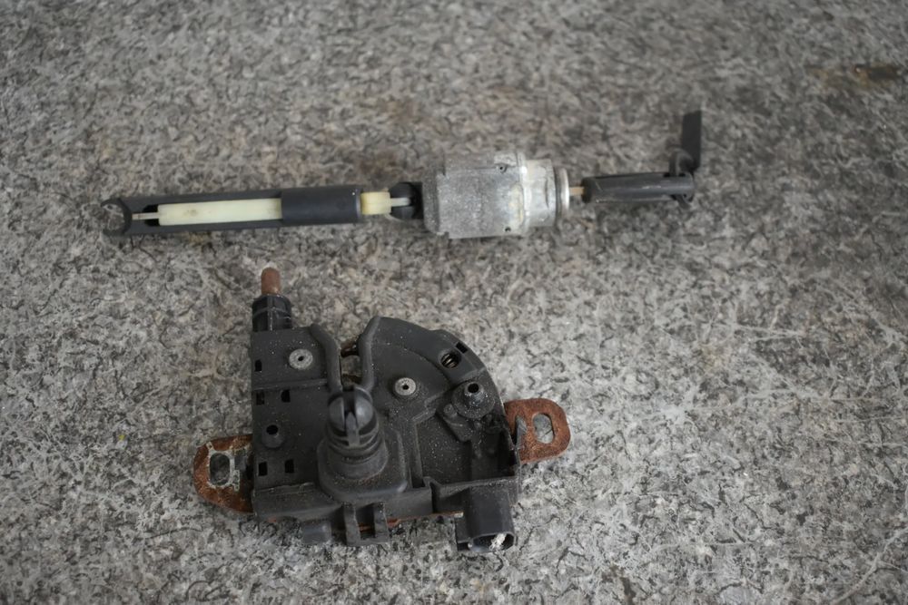 mechanizm zamek maski ford focus mk2