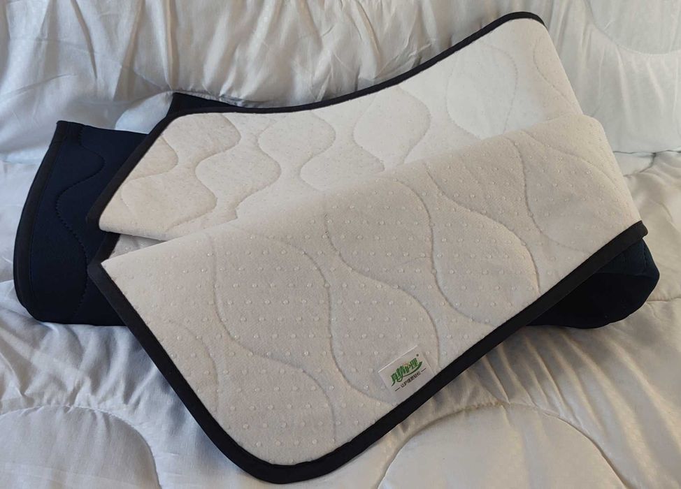 Водонепроницаемая простыня для людей, страдающих недержанием мочи.