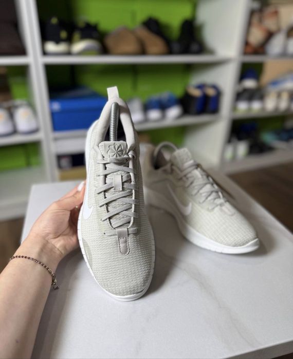 Продам кросівки Nike Flex Experience run 12