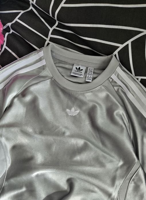 Koszulka adidas srebrna