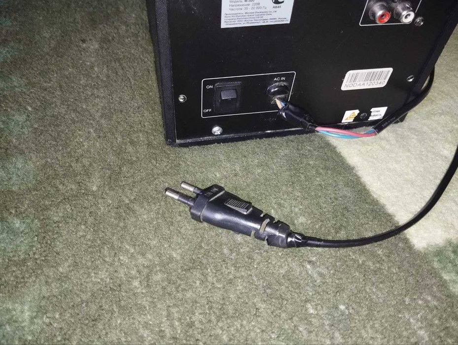 сабвуфер Microlab M500