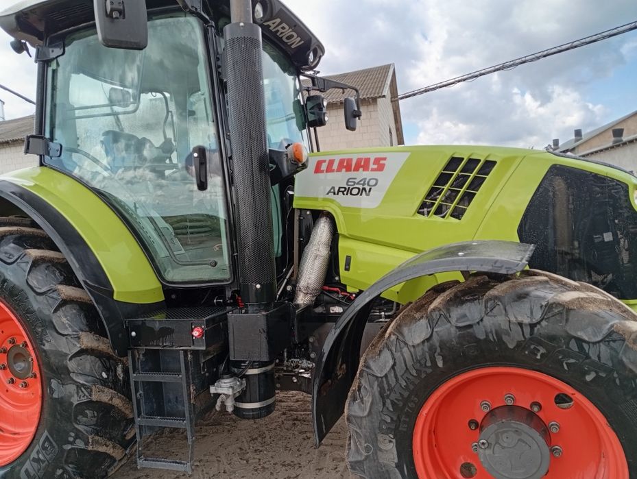 Ciągniki Claas arion 640