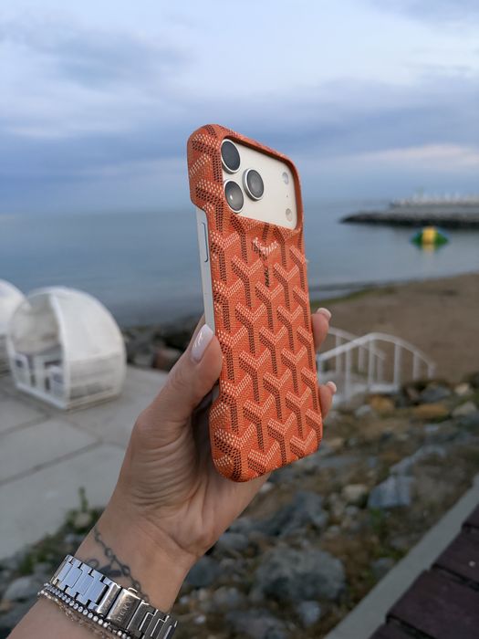 Чехлы на Iphone 17 Pro Max