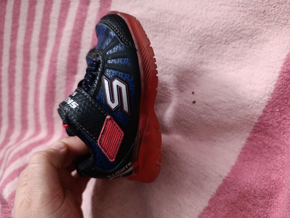 Кросівки на хлопчика 21 розмір,стелка 13,5см.