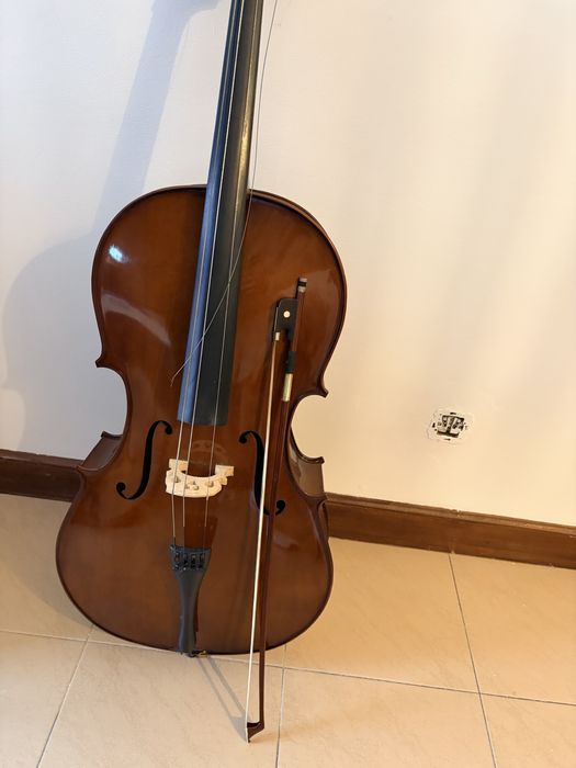 Violoncelo 4/4 (Tamanho Adulto) + Arco | Ótimo estado