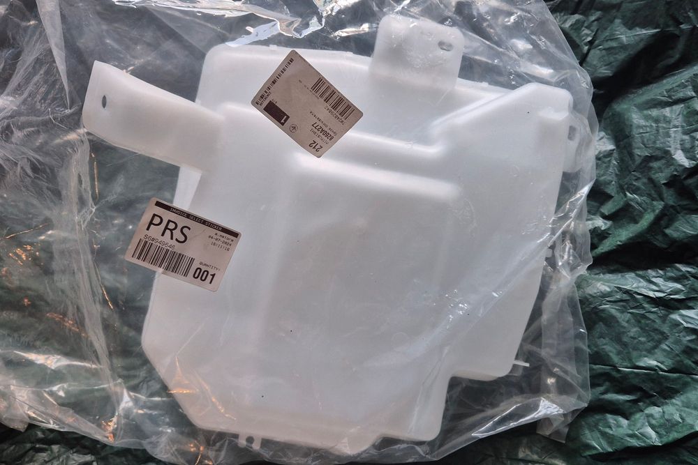 Бак омивача Mitsubishi оригінал новий! Код 8260A277