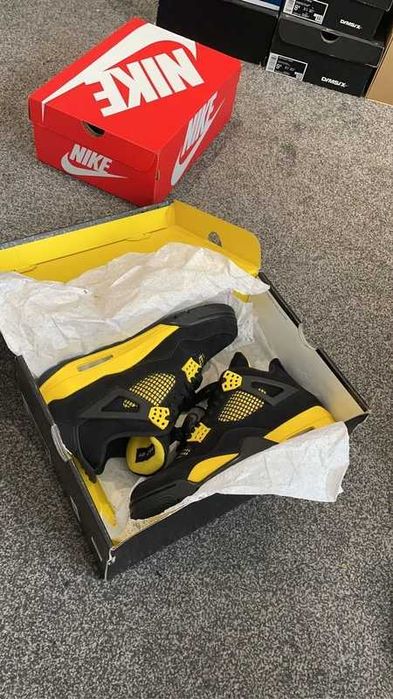 Jordan 4 Retro Thunder R.39
