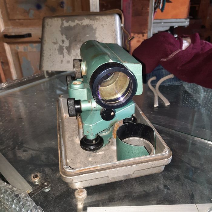 Невелір геодезія