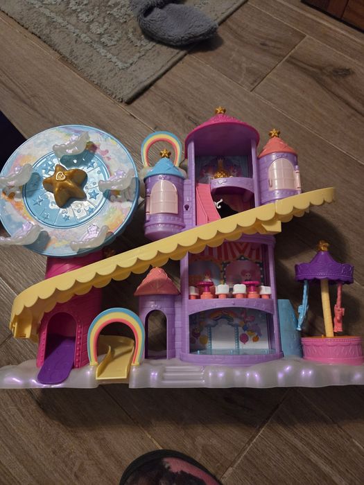 Tęczowy park rozrywki Polly pocket