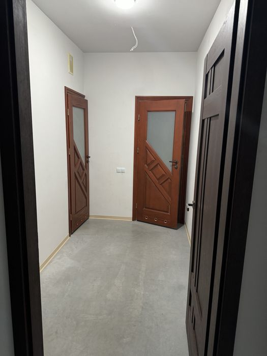 Здається в оренду комерційне приміщення 2,4 поверх з 4