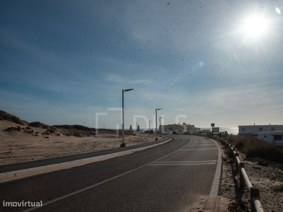 Moradia T4 Cascais e Estoril, em construção com amplo terreno