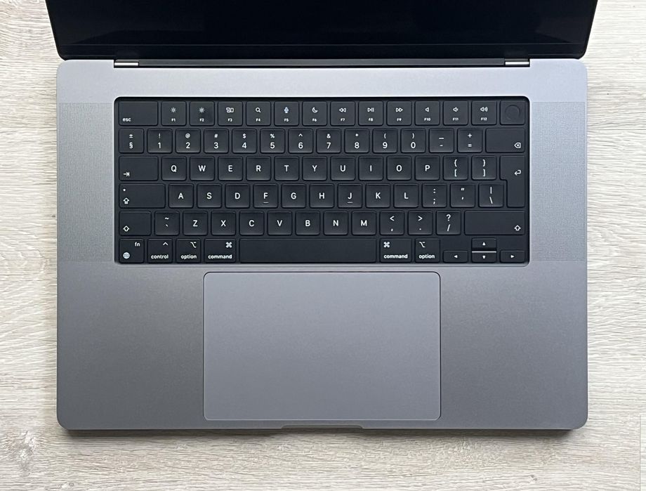 OUTLET MacBook Pro 2023 M2 Pro 16/512 Bateria 100% FV23