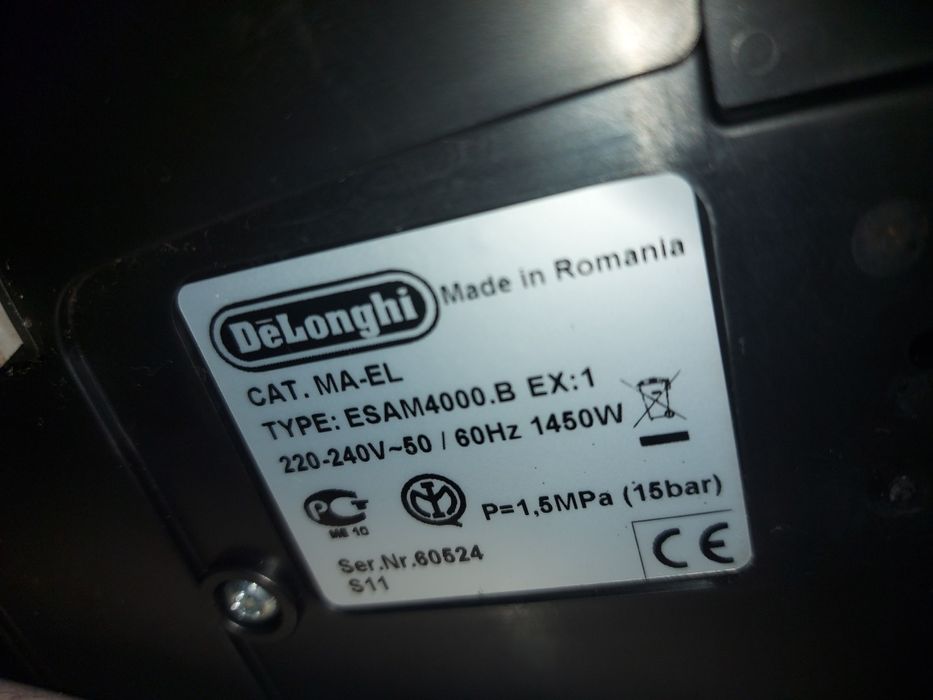 De longhi ekspres pancerny automatyczny ciśnieniowy ESAM4000.B

EX:1