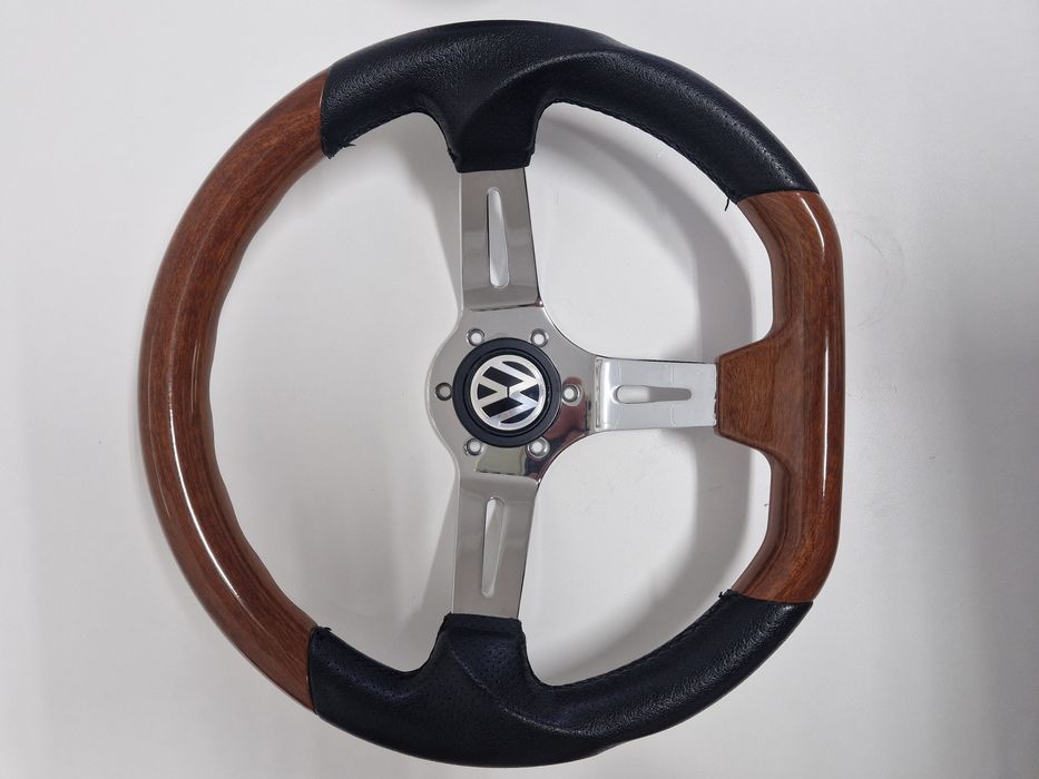 Volante couro e madeira