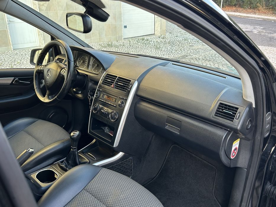 Vendo Mercedes A180 CDI versão Avantgarde