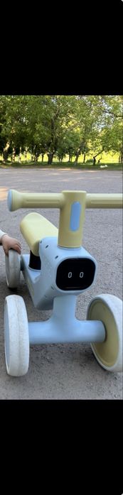 Дитячий толокар unicorn happy з музикою та підсвіткою від 1 року жовто-блакитний