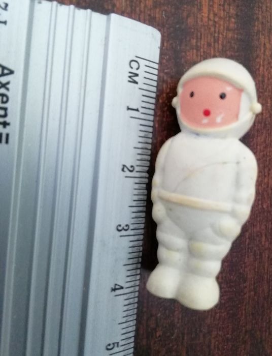 Брошка значок Космонавт