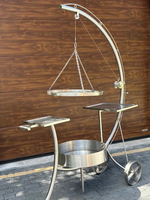 Grill ogrodowy ze stali nierdzewnej – solidny i designerski