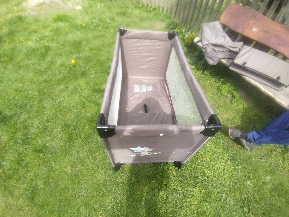 Продам манеж новий