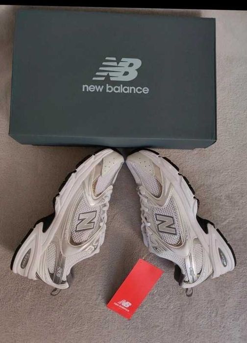 New Balance 530, 40