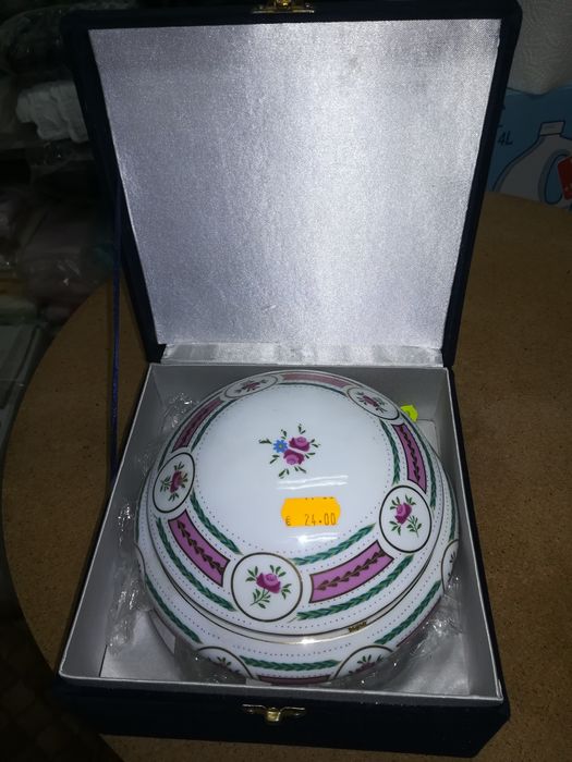 Loiças e peças de decoração